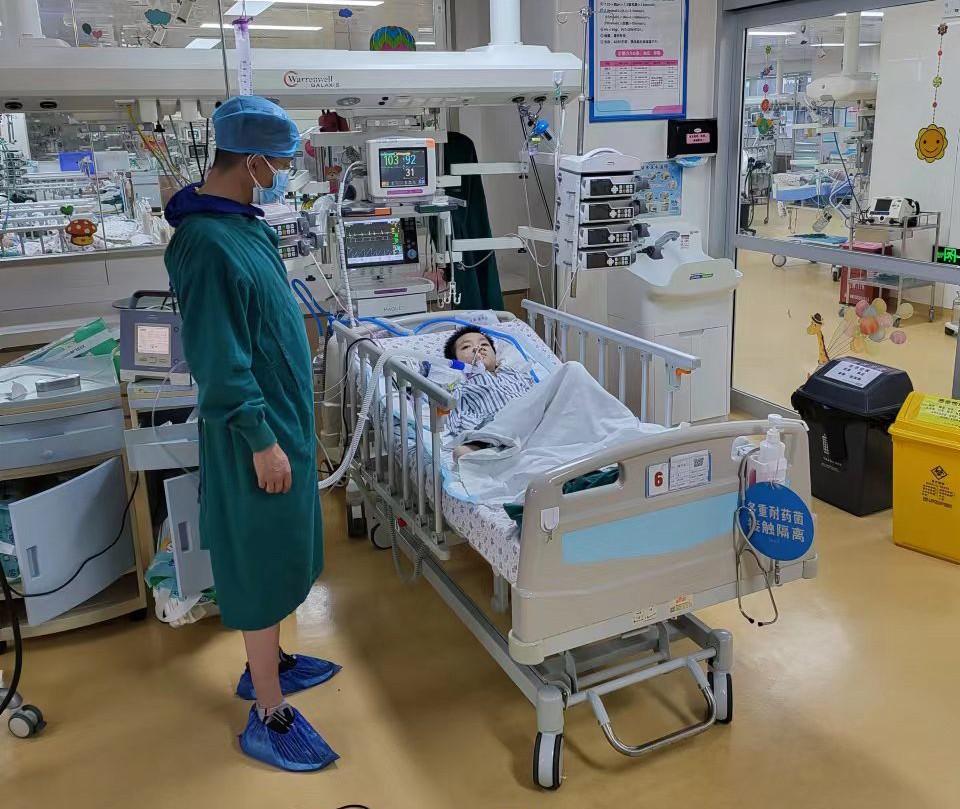 和龙市跨省救护车出租公司