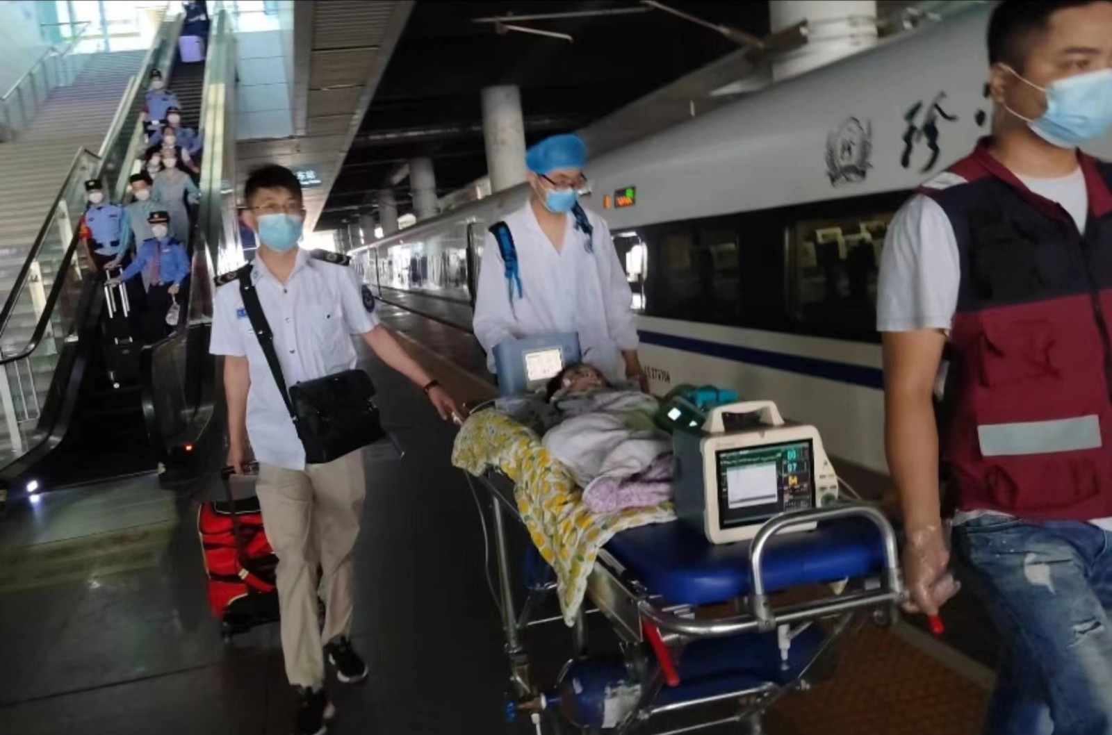 和龙市高铁转运公司